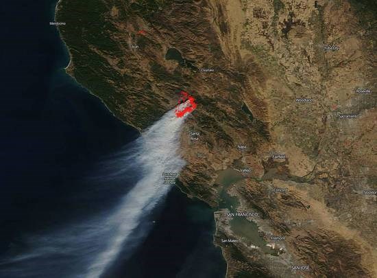 美國加州山火有多大？氣象衛星拍到地球在冒煙